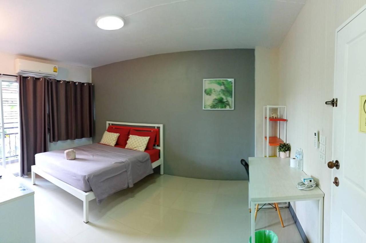 Room 9 Residence (Adults Only) Pluak Daeng Екстериор снимка