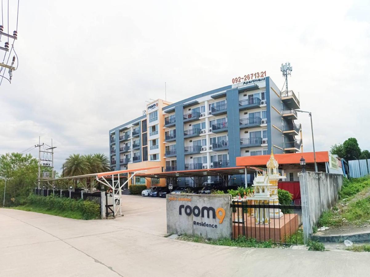 Room 9 Residence (Adults Only) Pluak Daeng Екстериор снимка