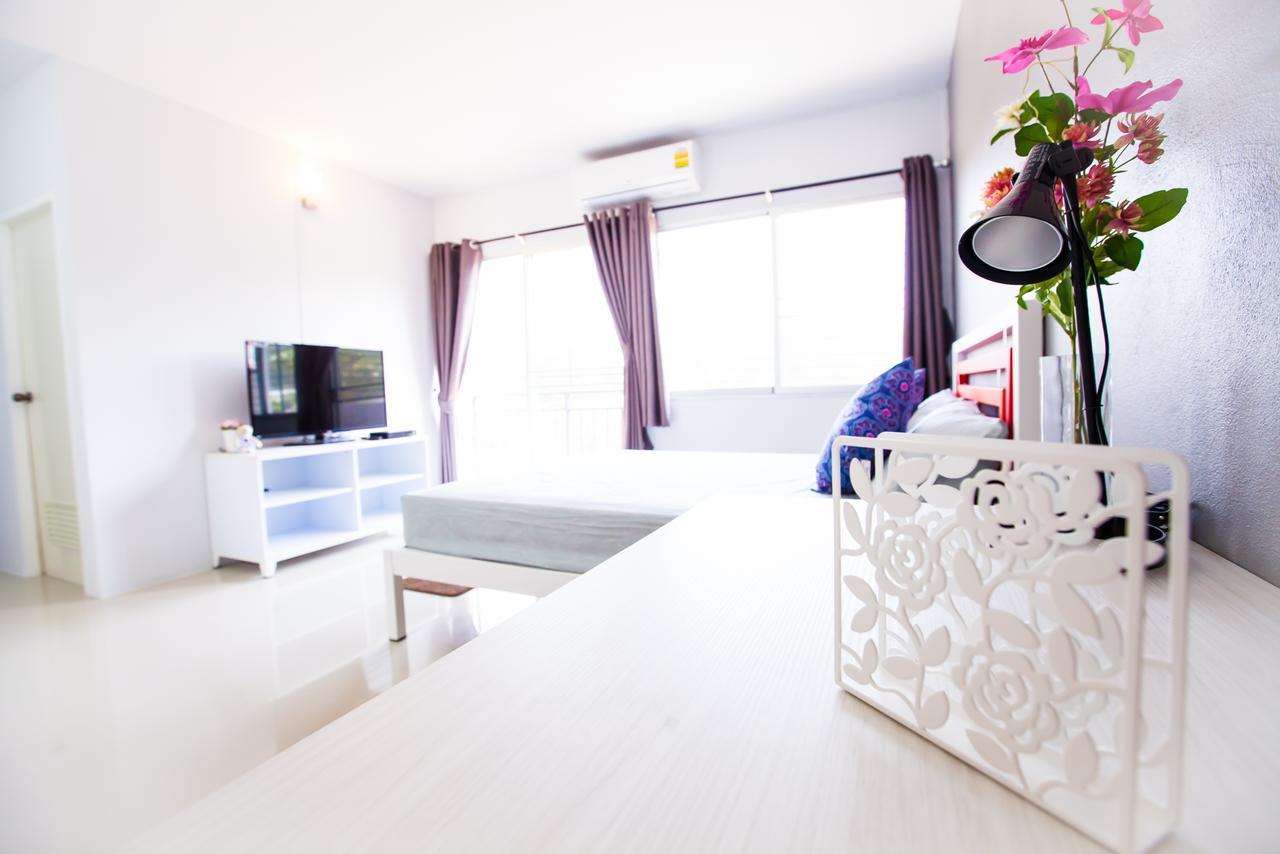 Room 9 Residence (Adults Only) Pluak Daeng Екстериор снимка